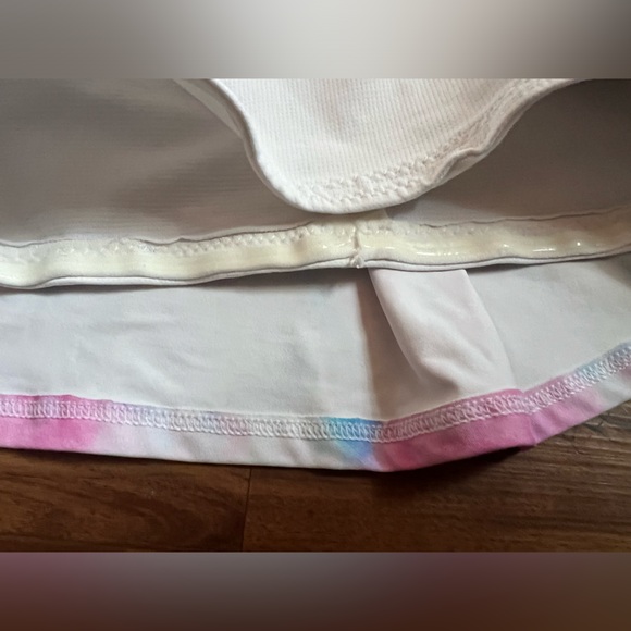 Size 2 (LARGE) Dona Jo tye dye blue and pink skort.  Built in shorts. - Picture 4 of 6